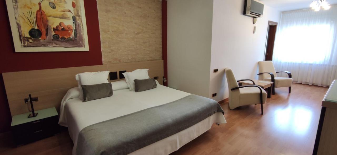 Hotel Segle XX Tremp Exterior foto