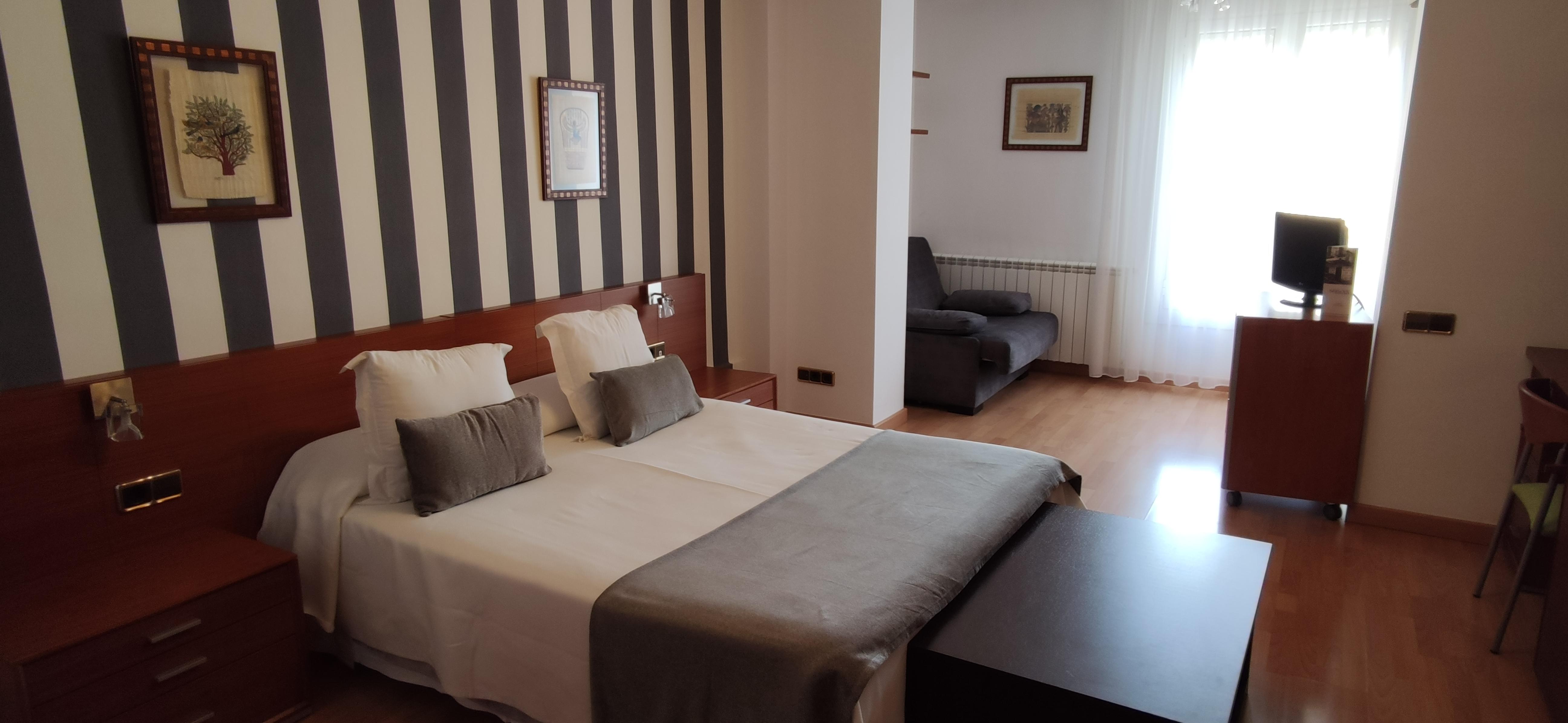 Hotel Segle XX Tremp Exterior foto